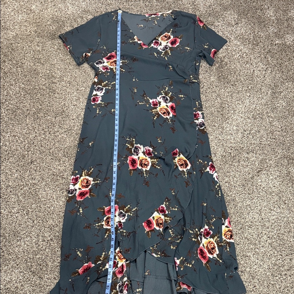Asymmetrical Floral Wrap‎ Dress in Gray